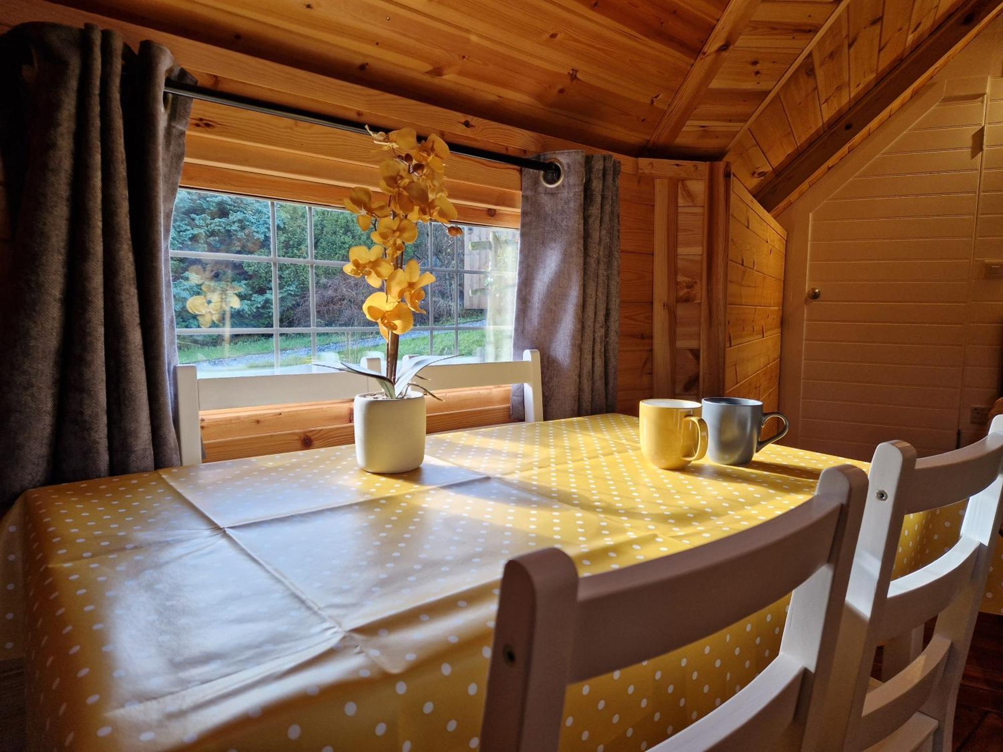 The Hive - Unique Log Cabin With Wood Burning Stove Ludchurch Exterior photo