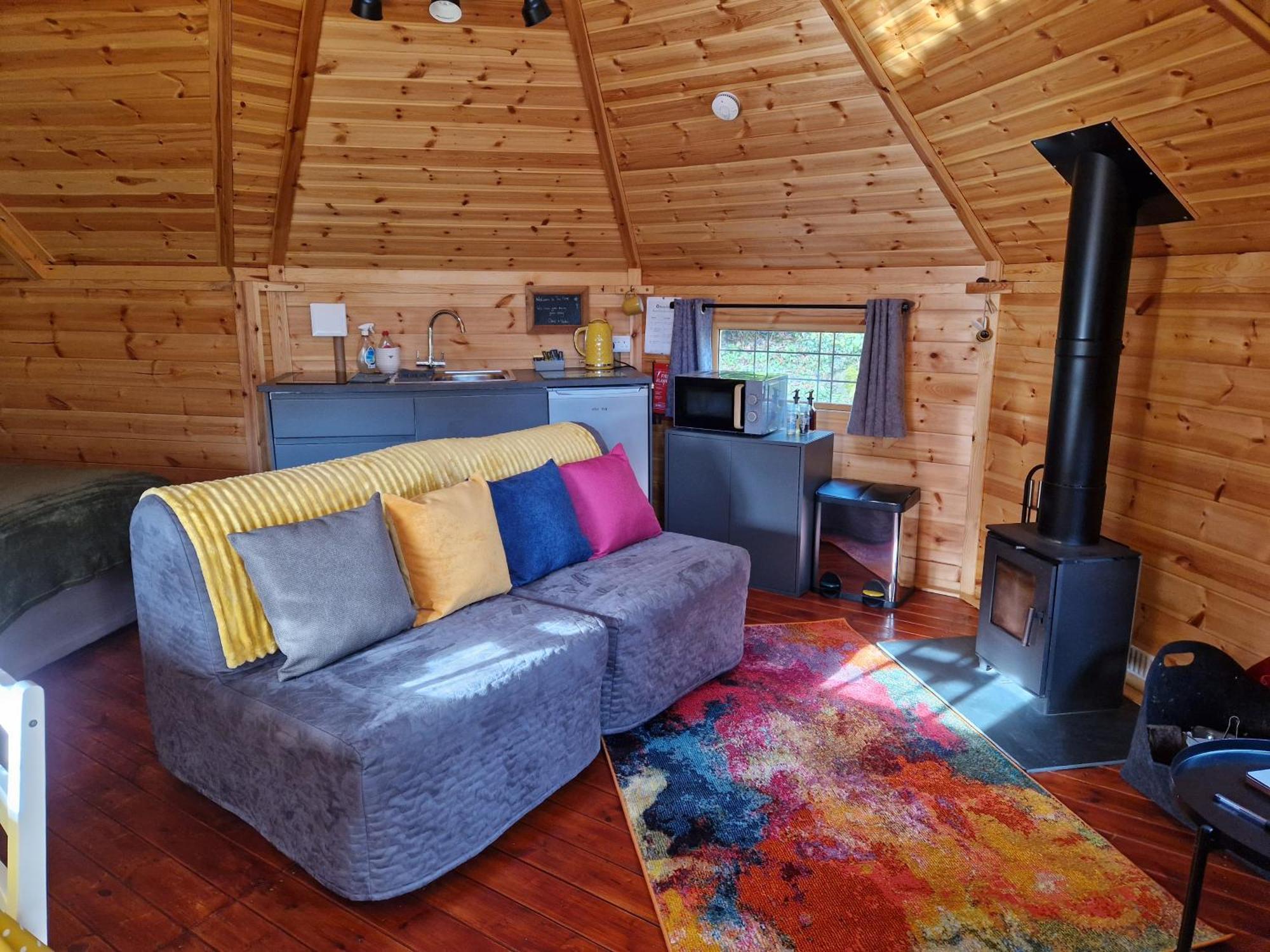 The Hive - Unique Log Cabin With Wood Burning Stove Ludchurch Exterior photo